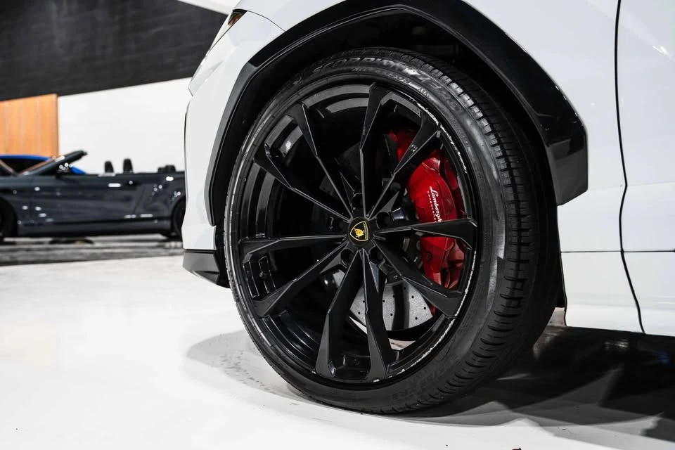 2022 Lamborghini Urus - Image 17 of 20