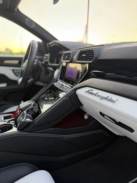 2022 Lamborghini Urus - Image 9 of 14