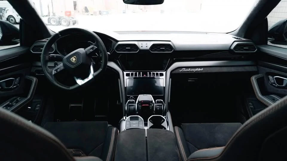 2022 Lamborghini Urus - Image 2 of 6