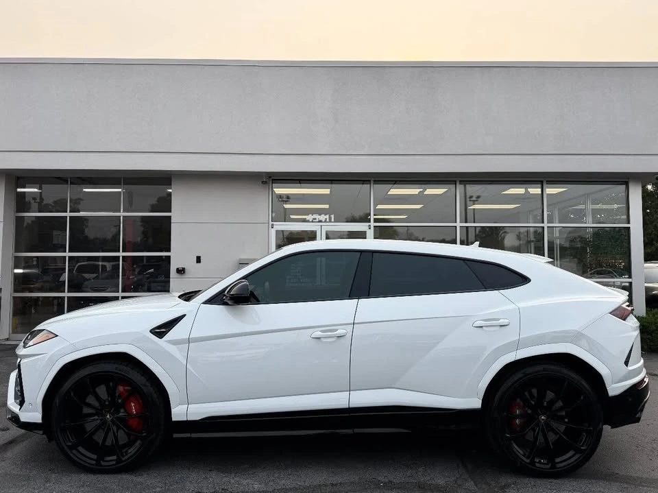 2022 Lamborghini Urus - Image 2 of 20
