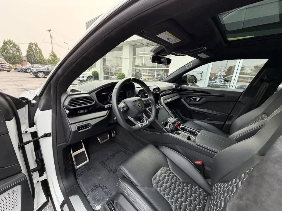 2022 Lamborghini Urus - Image 11 of 20