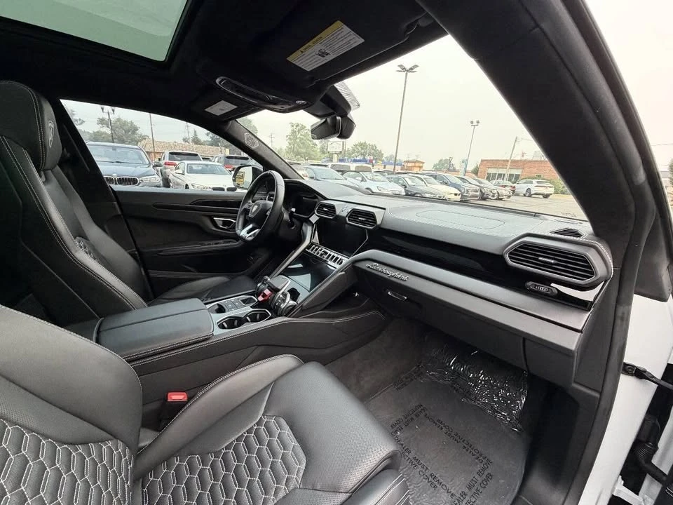 2022 Lamborghini Urus - Image 16 of 20