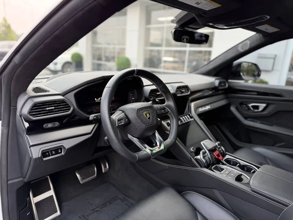 2022 Lamborghini Urus - Image 10 of 20