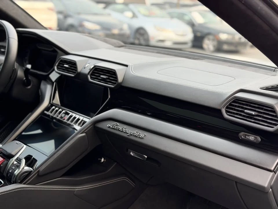 2022 Lamborghini Urus - Image 19 of 20