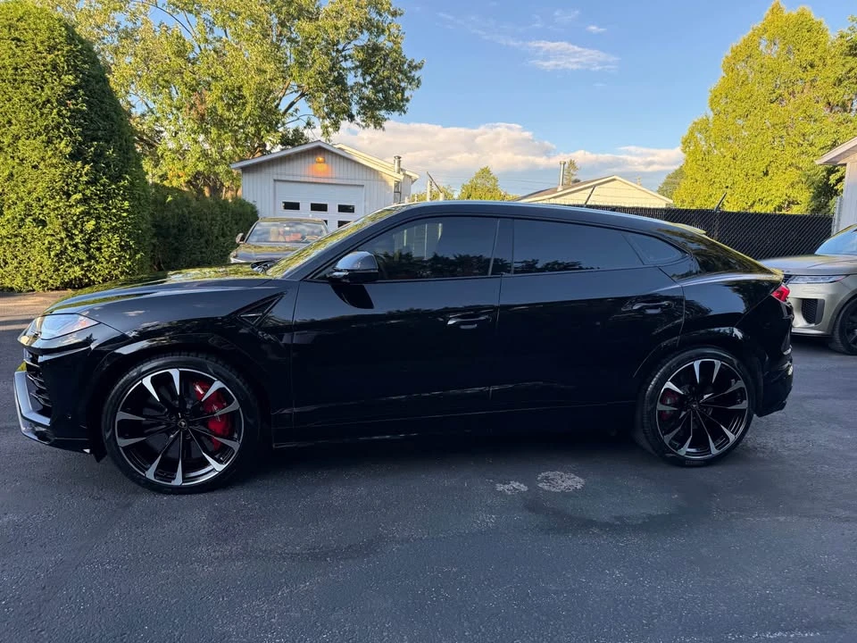 2022 Lamborghini Urus - Image 2 of 20