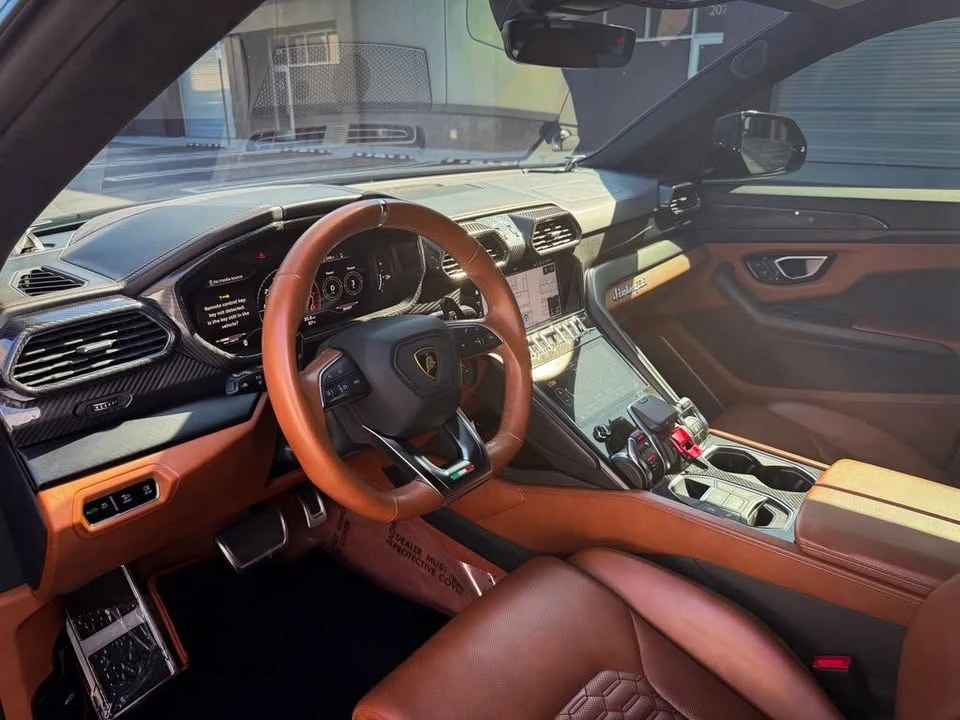2022 Lamborghini Urus - Image 12 of 20