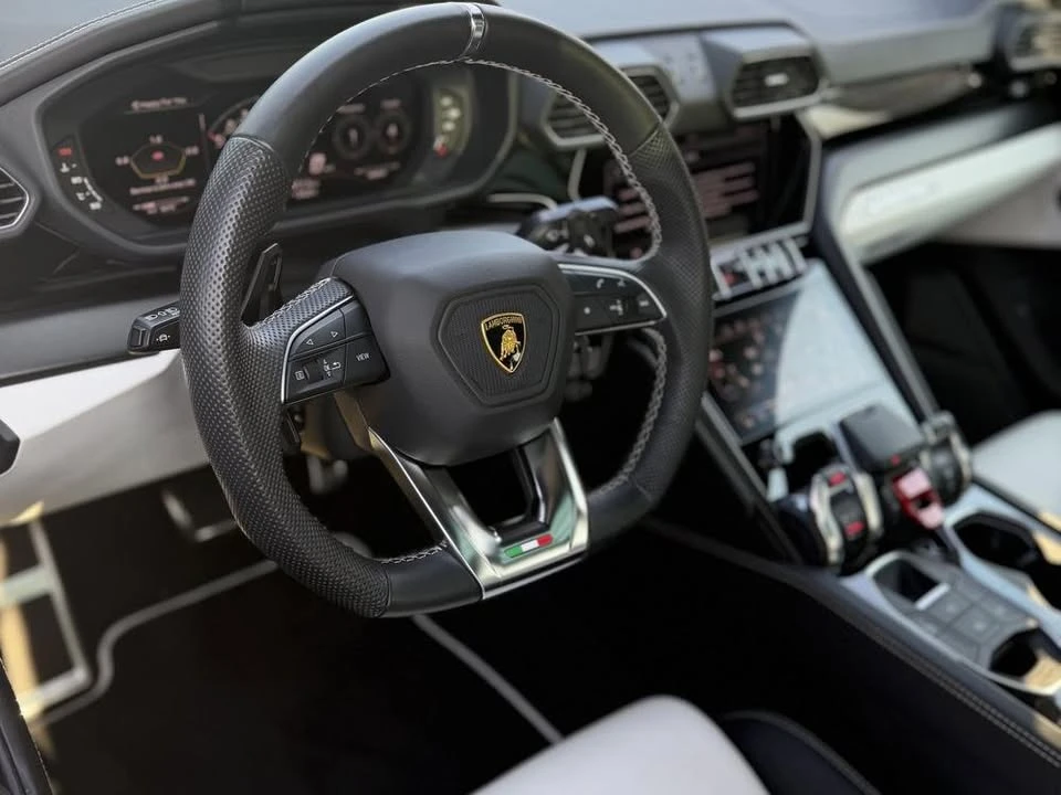 2022 Lamborghini Urus - Image 12 of 15