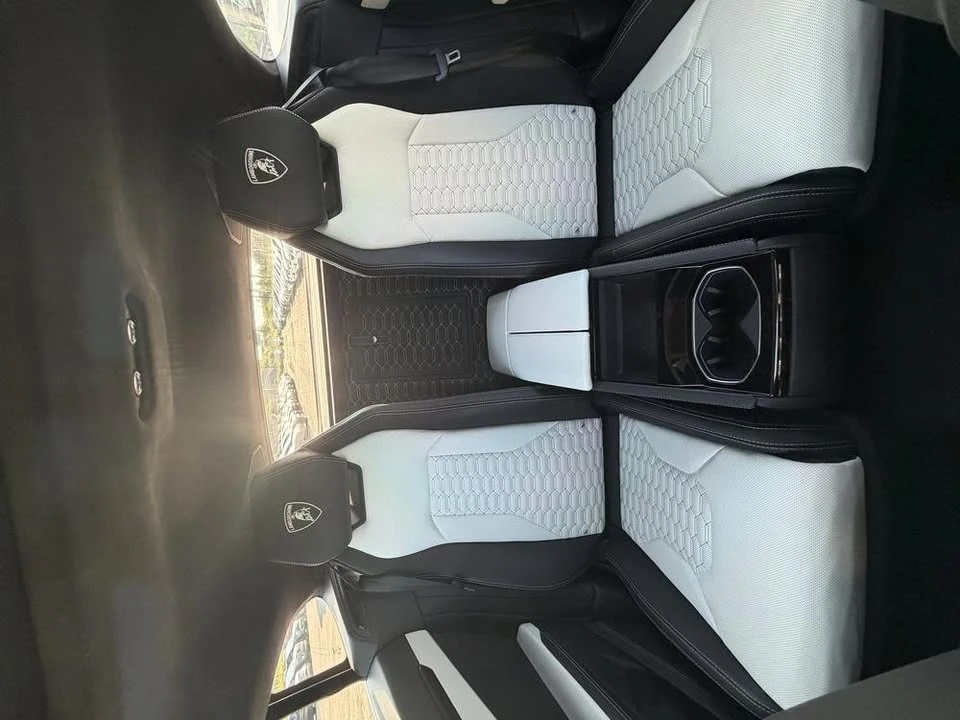 2022 Lamborghini Urus - Image 15 of 15