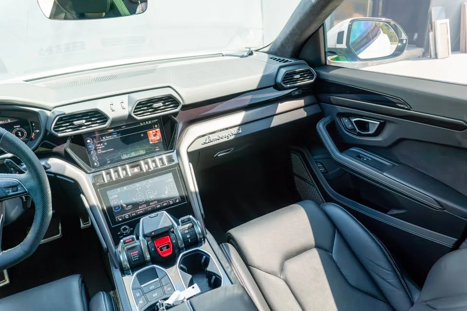 2022 Lamborghini Urus - Image 18 of 20