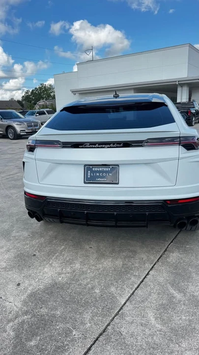2022 Lamborghini Urus - Image 8 of 18