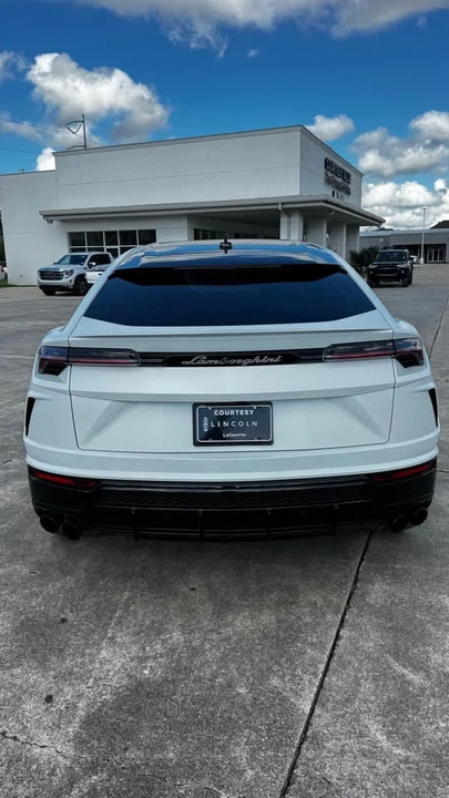 2022 Lamborghini Urus - Image 9 of 18