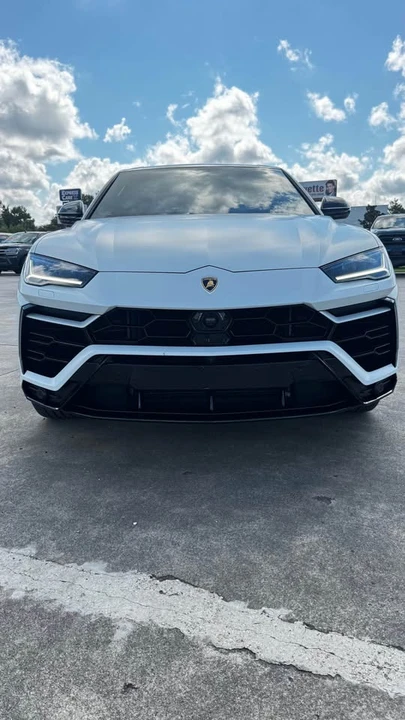 2022 Lamborghini Urus - Image 11 of 18