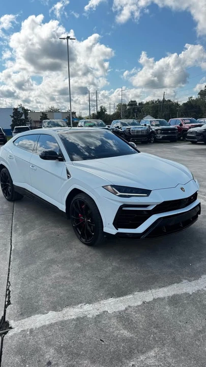 2022 Lamborghini Urus - Image 12 of 18
