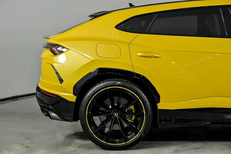 2022 Lamborghini Urus - Image 13 of 21