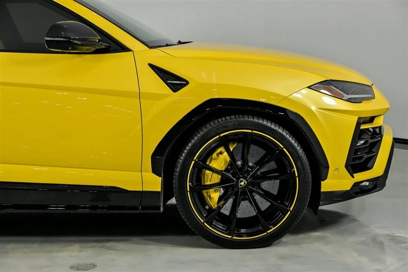 2022 Lamborghini Urus - Image 15 of 21