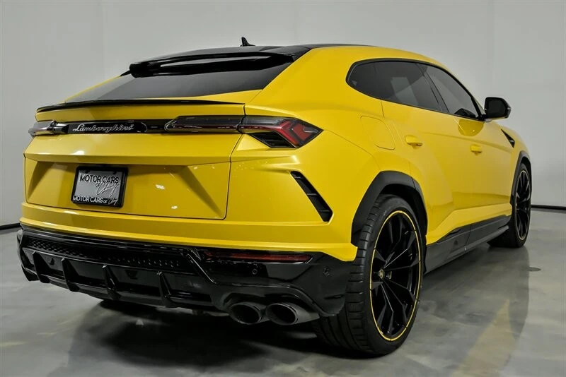 2022 Lamborghini Urus - Image 12 of 21