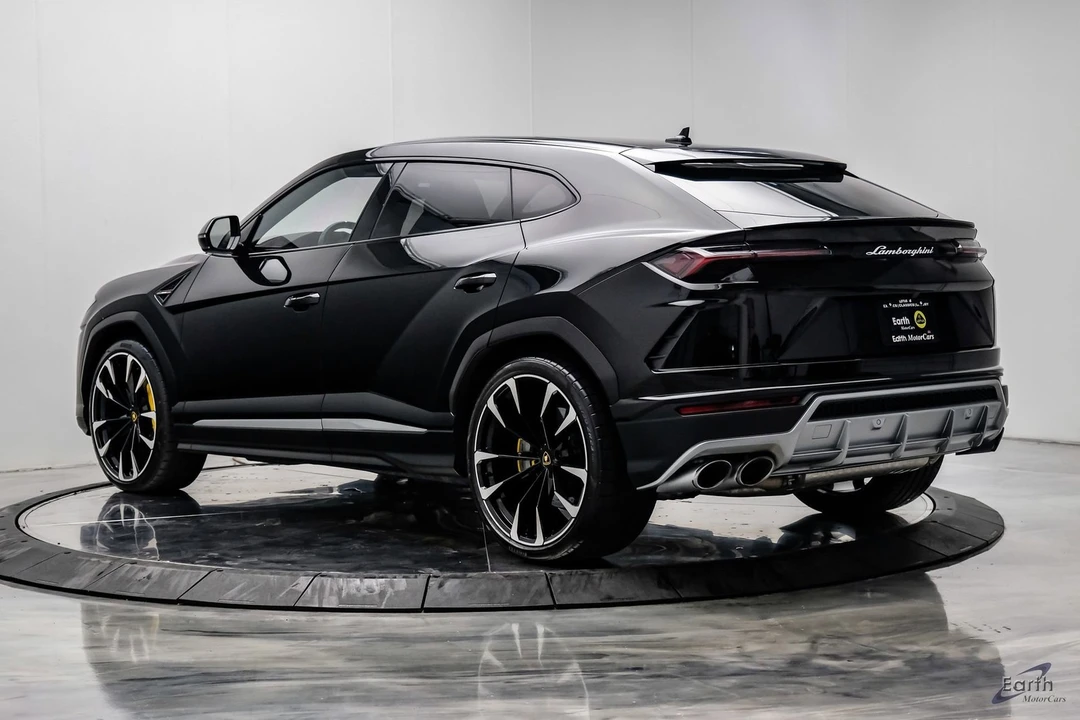 2022 Lamborghini Urus - Image 10 of 31