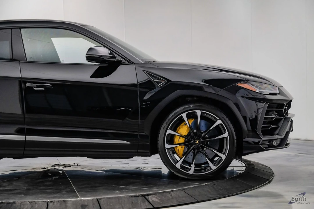 2022 Lamborghini Urus - Image 21 of 31