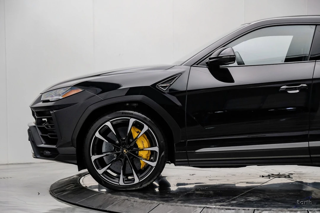 2022 Lamborghini Urus - Image 8 of 31