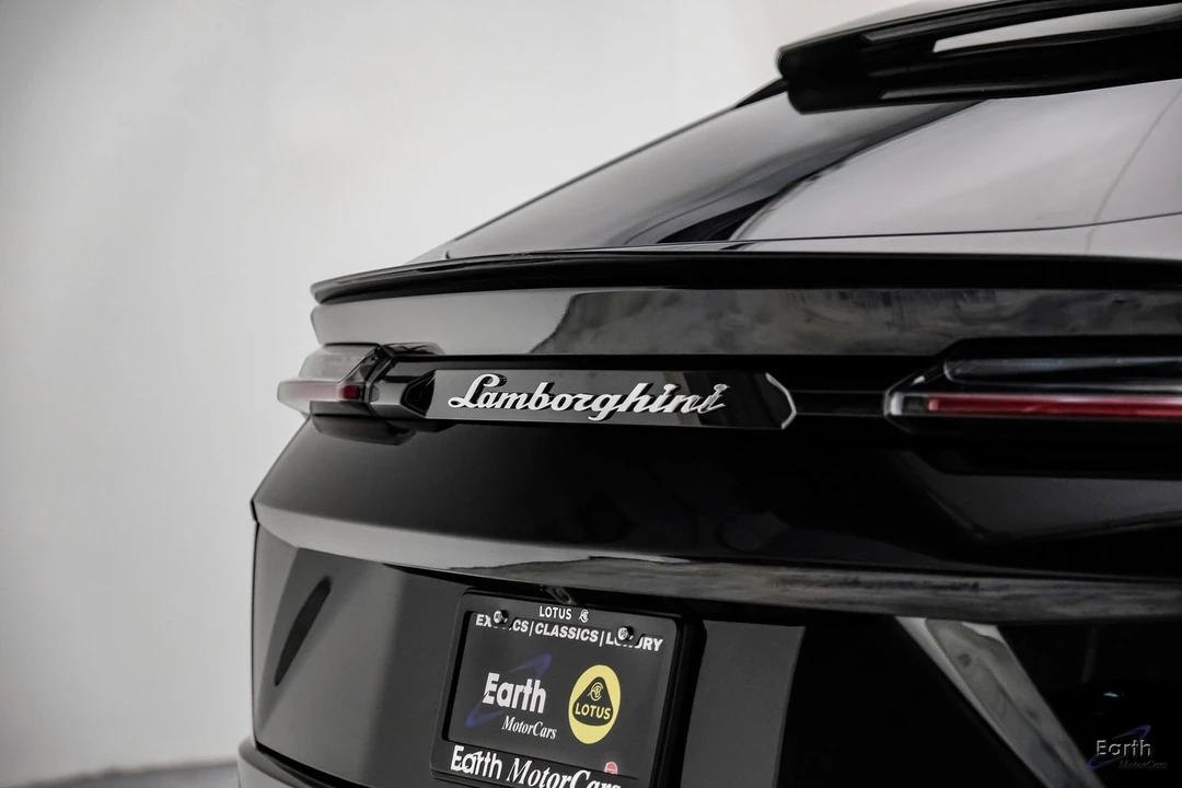 2022 Lamborghini Urus - Image 15 of 31