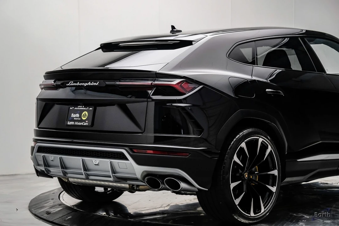 2022 Lamborghini Urus - Image 17 of 31