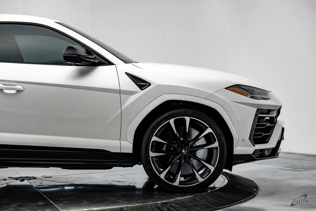 2022 Lamborghini Urus - Image 23 of 31