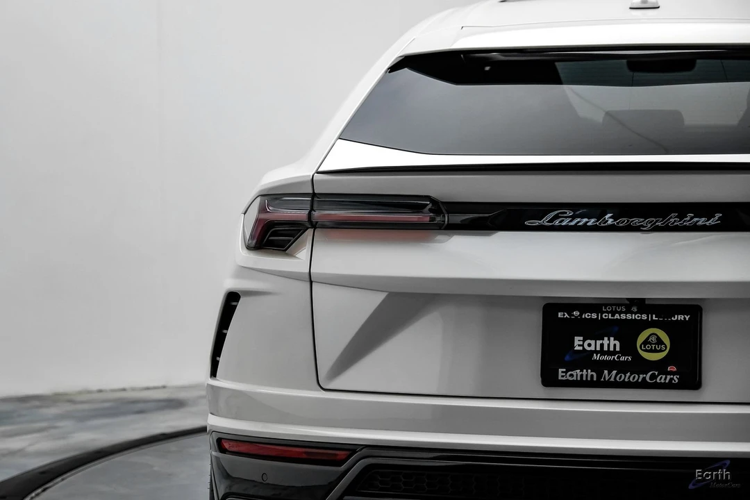 2022 Lamborghini Urus - Image 16 of 21