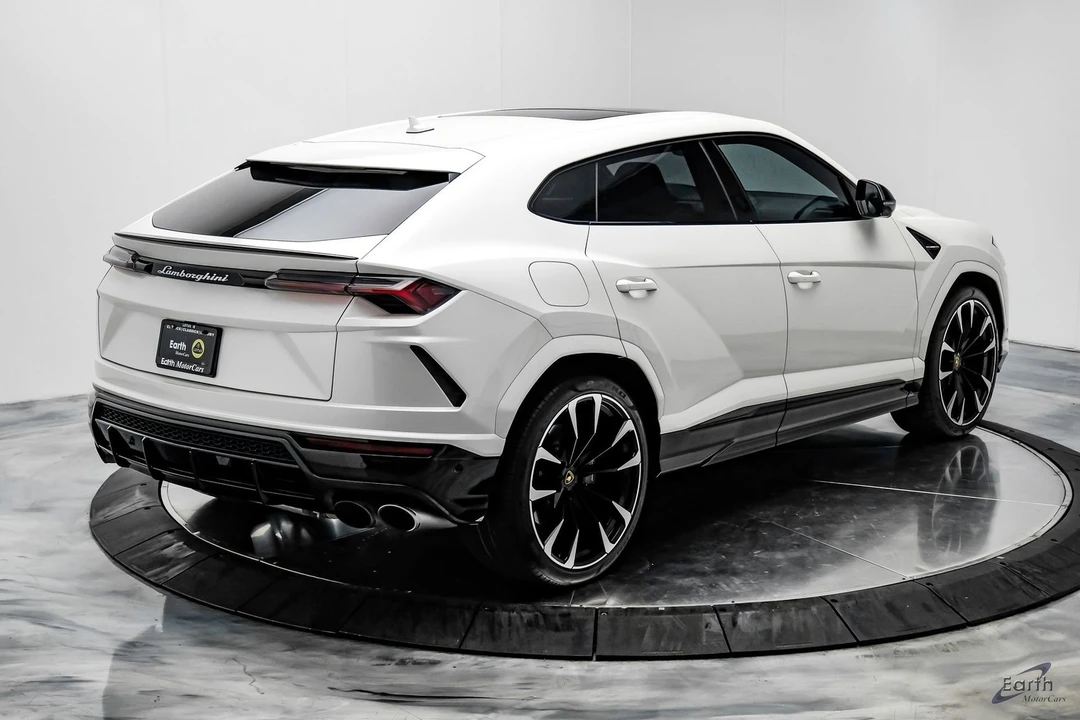2022 Lamborghini Urus - Image 18 of 21