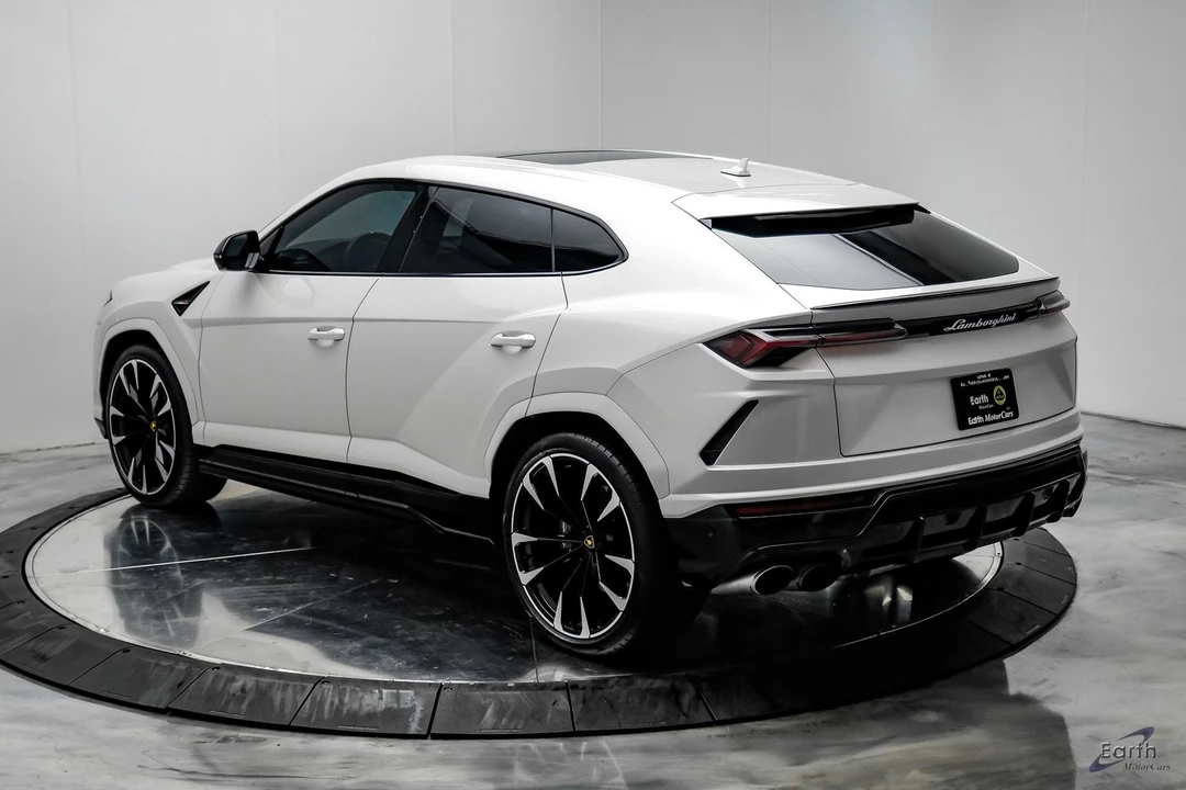 2022 Lamborghini Urus - Image 11 of 12