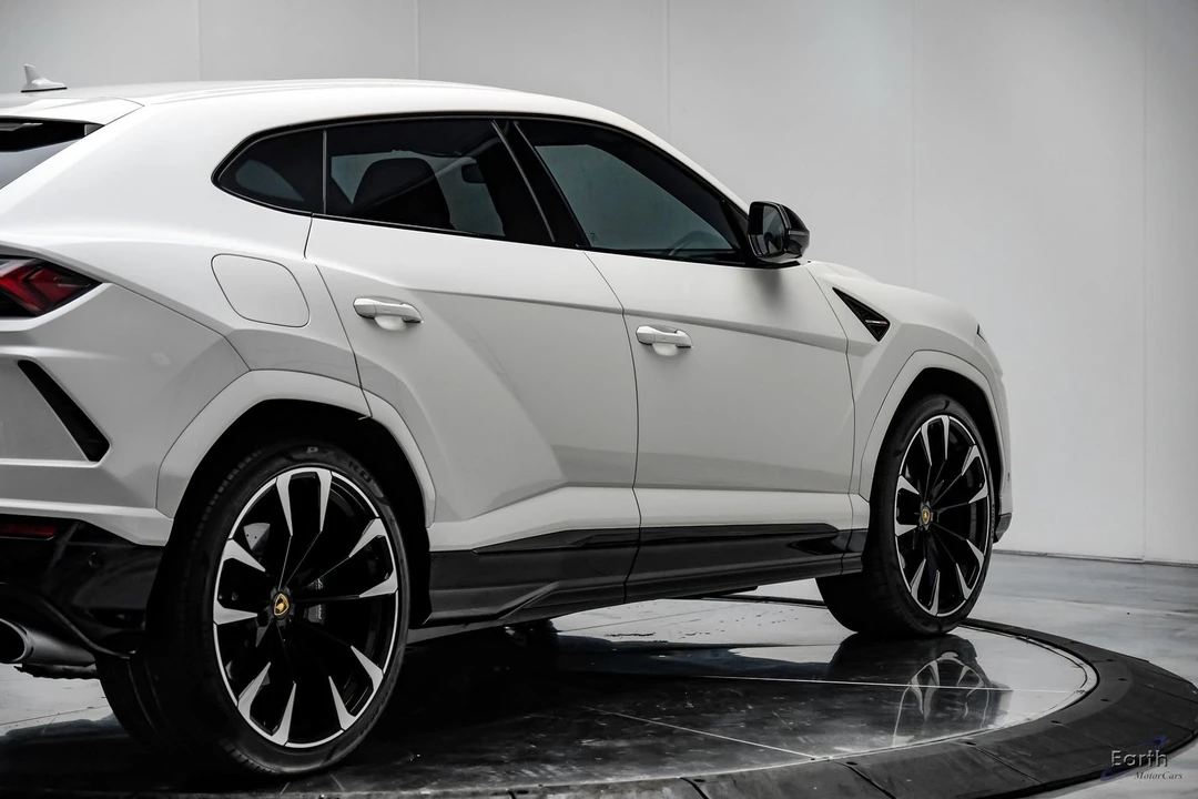 2022 Lamborghini Urus - Image 20 of 21