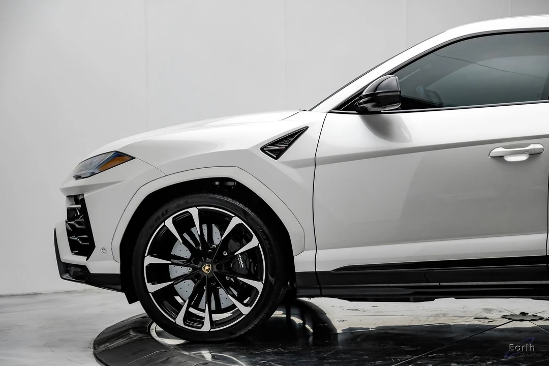 2022 Lamborghini Urus - Image 7 of 12