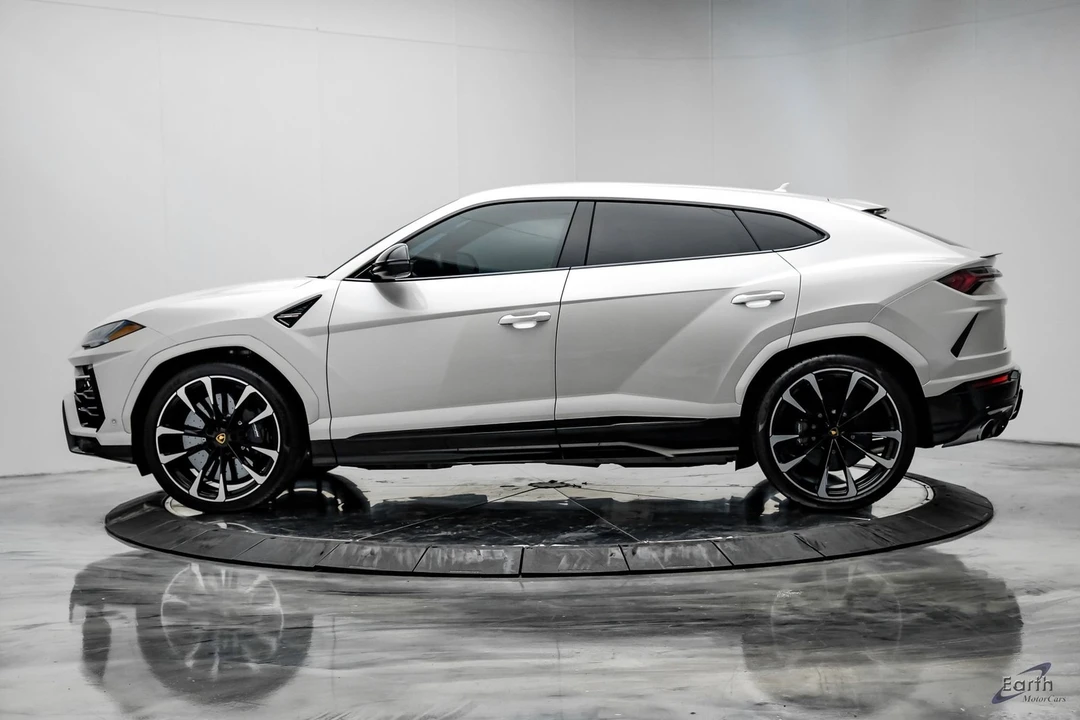2022 Lamborghini Urus - Image 8 of 21
