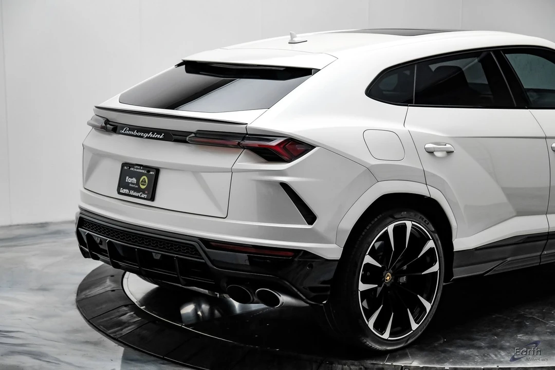 2022 Lamborghini Urus - Image 19 of 21