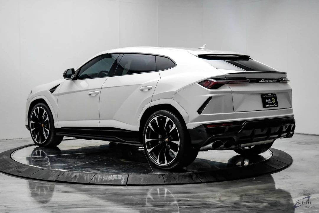 2022 Lamborghini Urus - Image 11 of 21