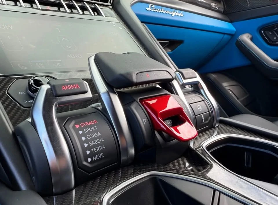 2022 Lamborghini Urus - Image 8 of 13