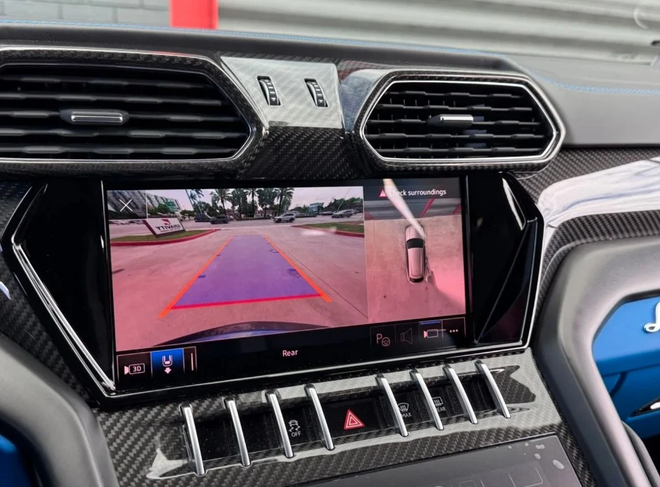 2022 Lamborghini Urus - Image 10 of 13