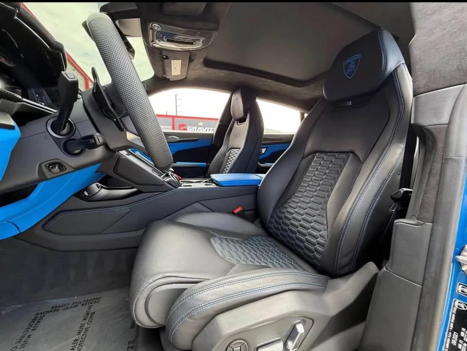 2022 Lamborghini Urus - Image 8 of 15