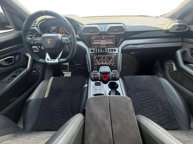2022 Lamborghini Urus - Image 9 of 12