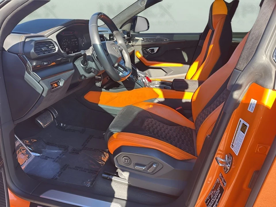 2022 Lamborghini Urus - Image 9 of 12