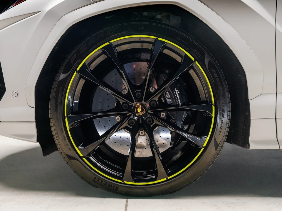 2022 Lamborghini Urus - Image 4 of 31