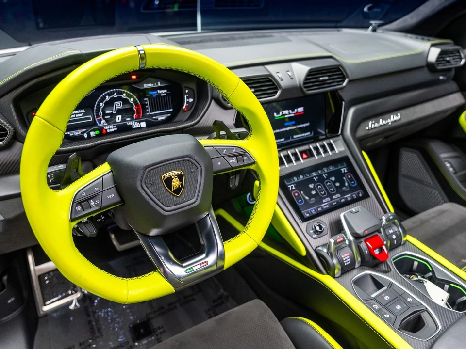 2022 Lamborghini Urus - Image 6 of 31