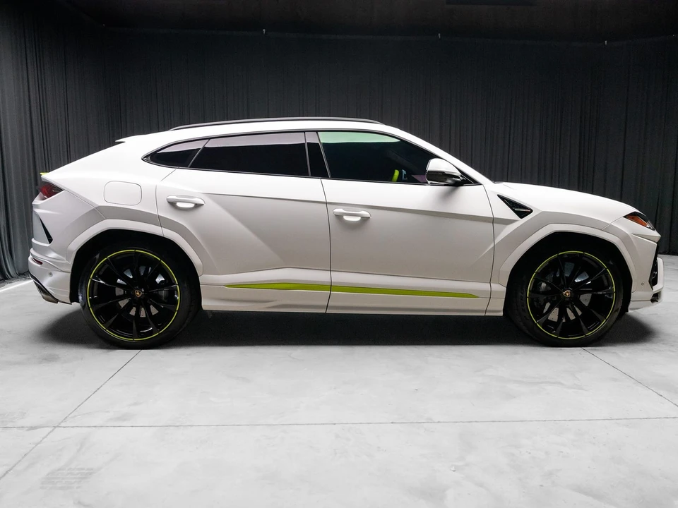 2022 Lamborghini Urus - Image 15 of 31