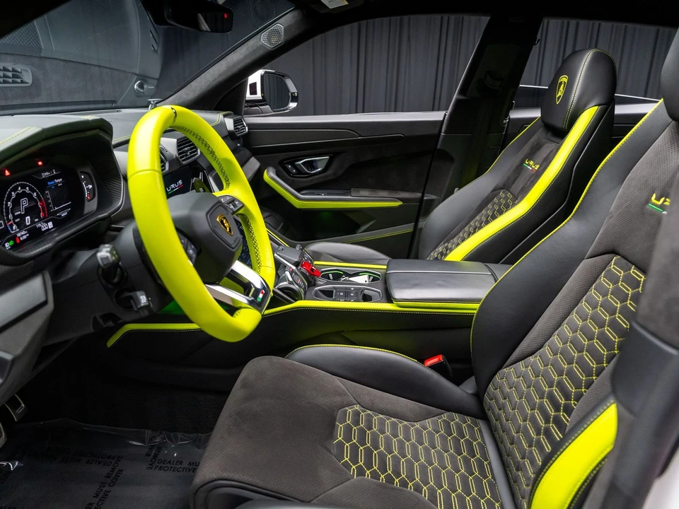 2022 Lamborghini Urus - Image 5 of 31