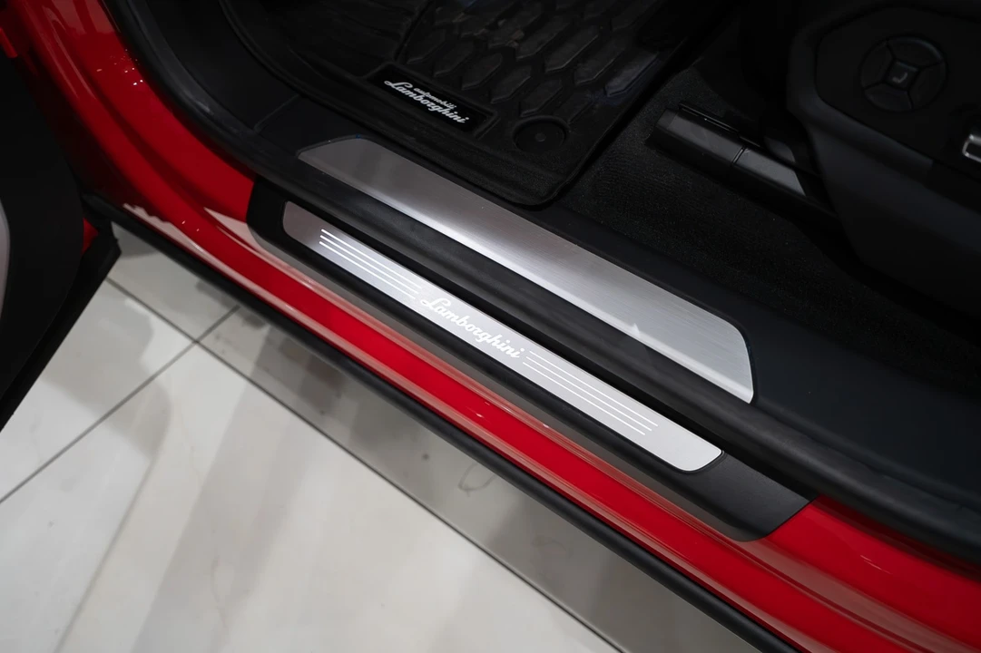 2022 Lamborghini Urus - Image 8 of 31