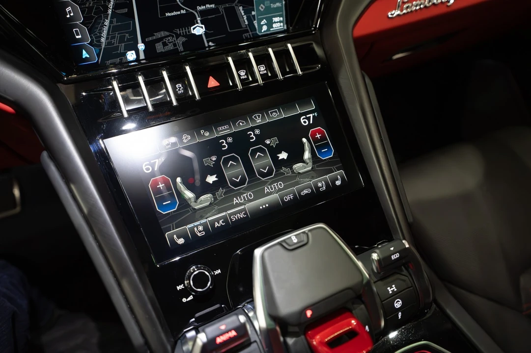 2022 Lamborghini Urus - Image 19 of 31