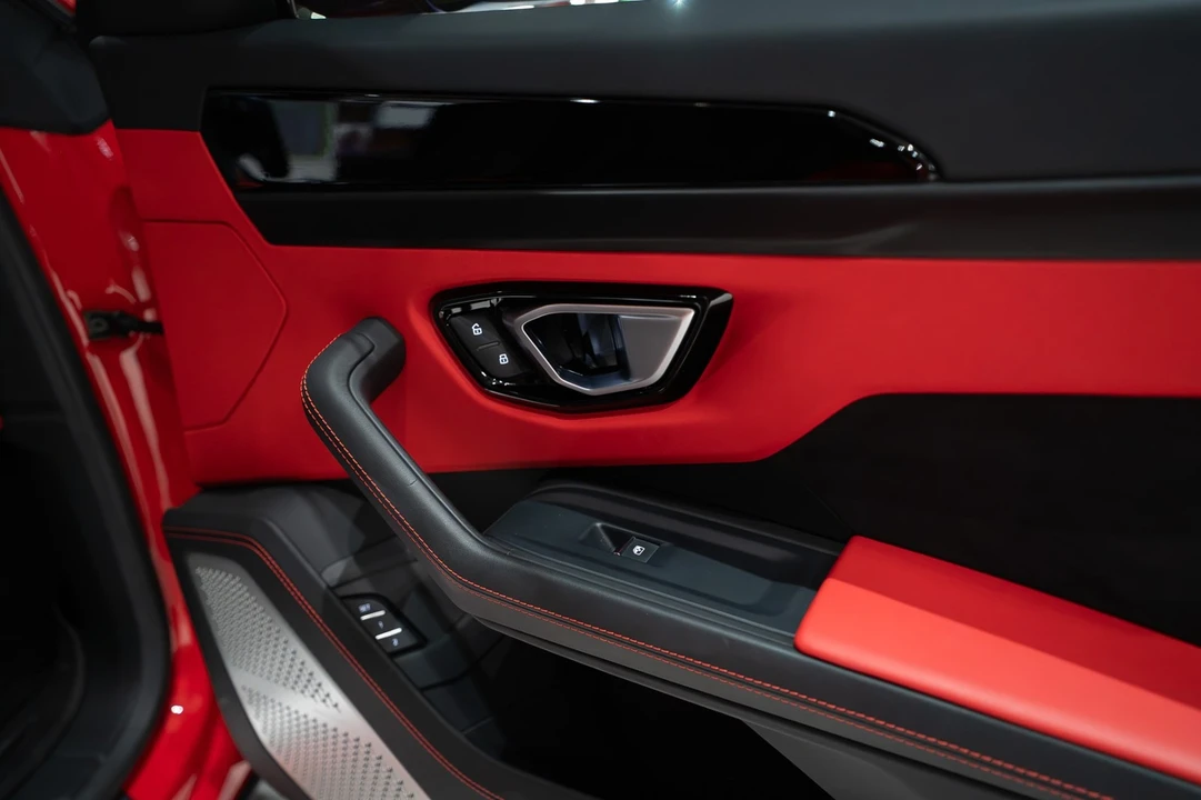 2022 Lamborghini Urus - Image 25 of 31