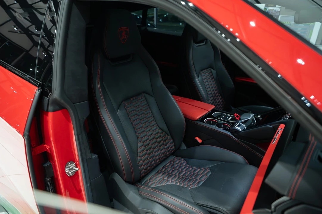 2022 Lamborghini Urus - Image 29 of 31