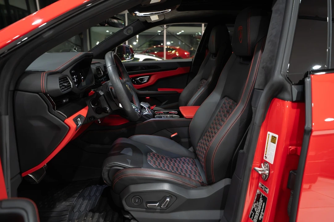 2022 Lamborghini Urus - Image 10 of 31