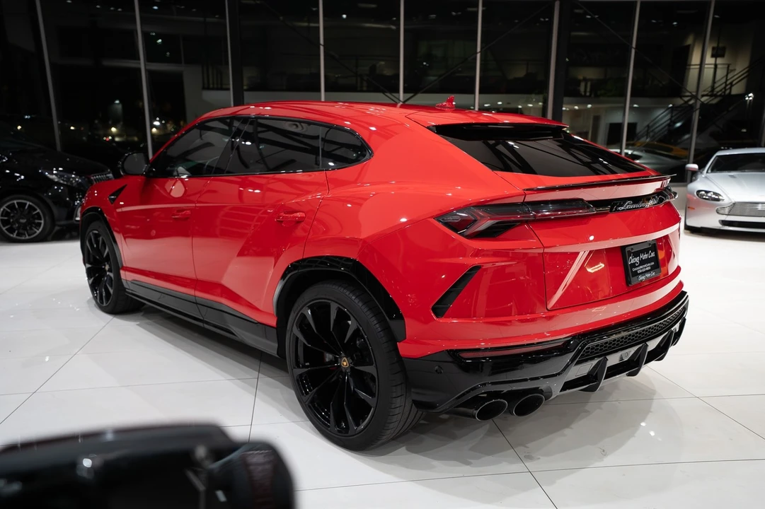 2022 Lamborghini Urus - Image 2 of 31