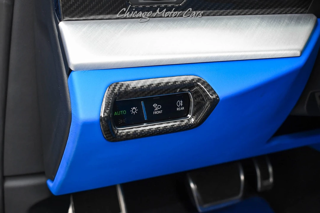 2022 Lamborghini Urus - Image 11 of 31
